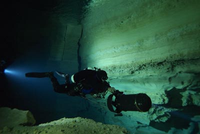 Cocklebiddy Cave, Australija