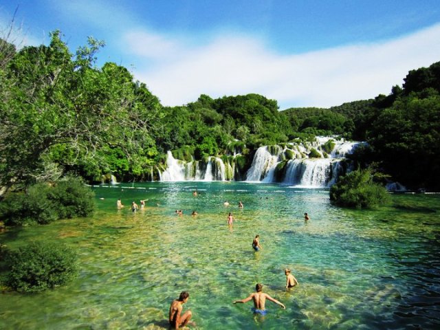 Stovykla Kroatijoje. Maudynės Plitvicos ežeruose