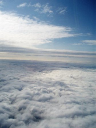 Virš debesų pakeliui namo