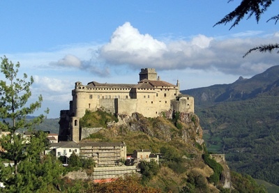 Bardi pilis. Italija (Bardi Castle Italy)