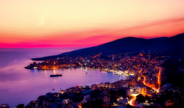 Albanija*