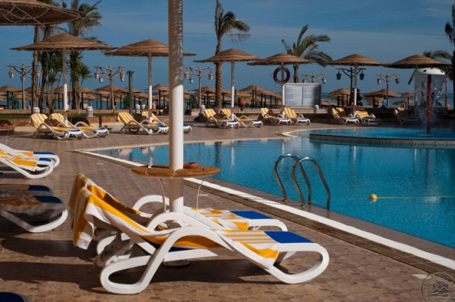AMC ROYAL RESORT 5*