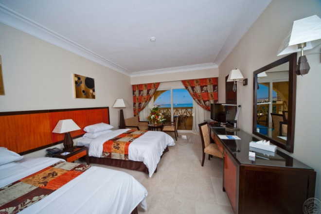 AMC ROYAL RESORT 5*