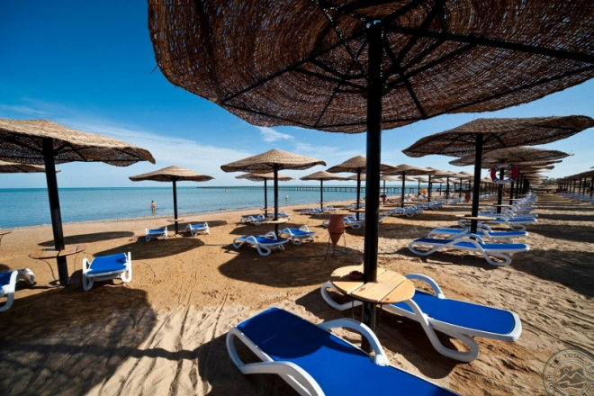 AMC ROYAL RESORT 5*