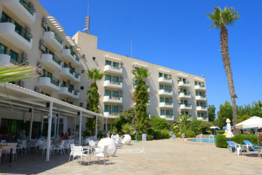 Artemis Hotel Apartaments 3*