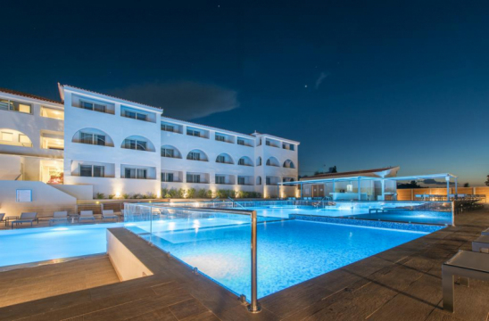 AZURE RESORT &amp; SPA 5*