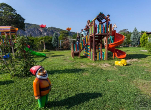 Club Hotel Belpinar 4*