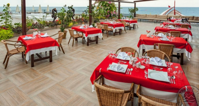 Club Hotel Belpinar 4*