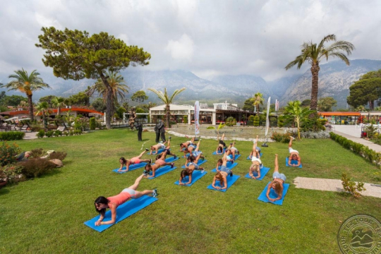 Club Hotel Belpinar 4*