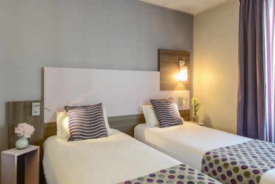 Comfort Hotel Nation 3*