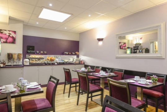 Comfort Hotel Nation 3*