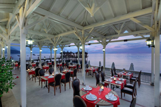 Crystal Flora Beach Resort