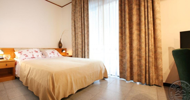Delfa hotel 3*