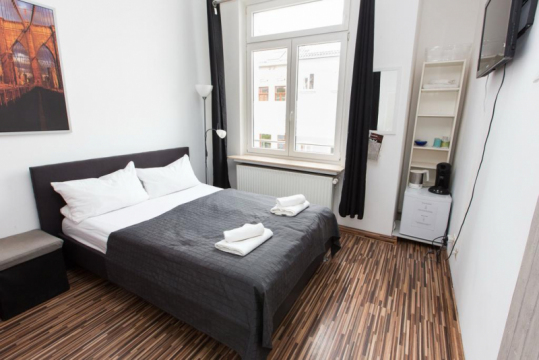 Feldhouse 3*