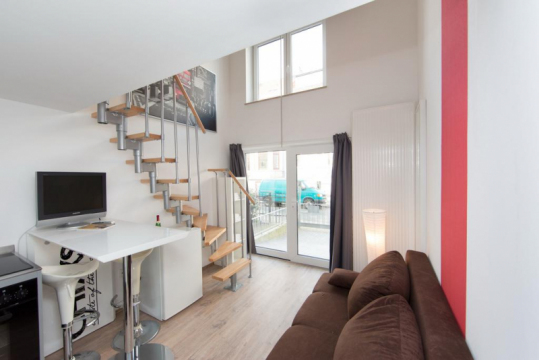 Feldhouse 3*
