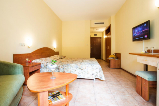 Ljuljak Hotel  3*