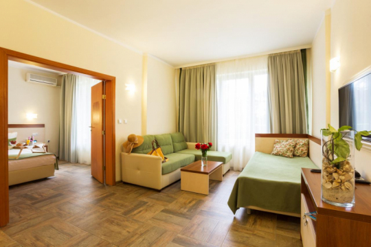 Ljuljak Hotel  3*