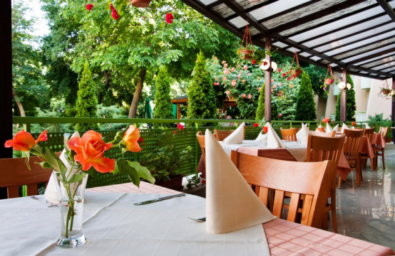 Ljuljak Hotel  3*