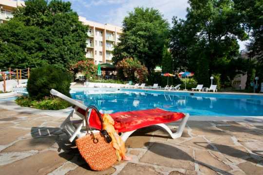 Ljuljak Hotel  3*