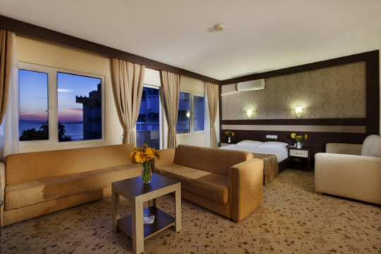 Lonicera World 4*