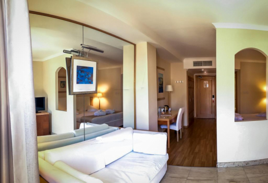 Maritim Antonine Hotel &amp; Spa 4*