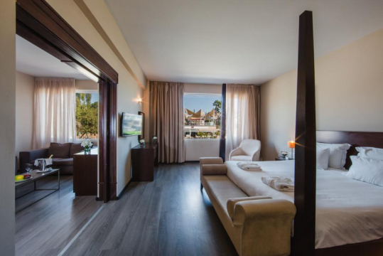 NAPA PLAZA 4*