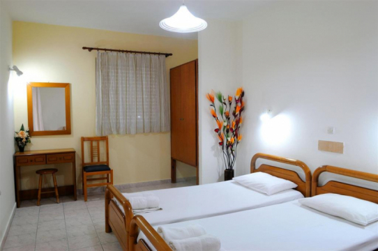 Nikos 2 Studios &amp; Apartments