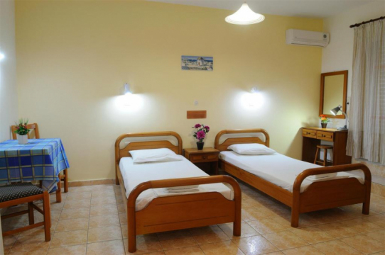 Nikos 2 Studios &amp; Apartments