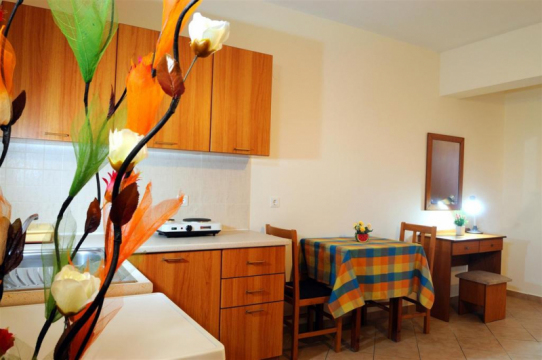 Nikos 2 Studios &amp; Apartments