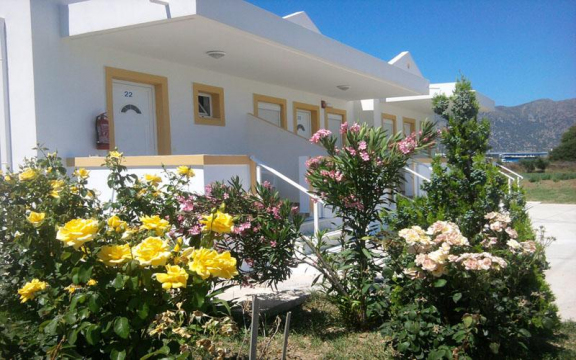 Nikos 2 Studios &amp; Apartments