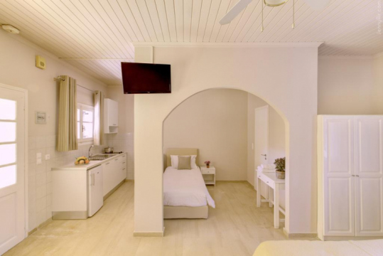 Paradise Village 3*