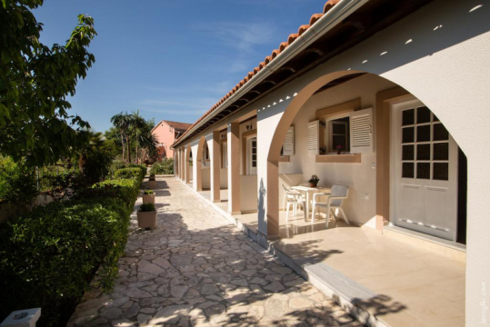 Paradise Village 3*