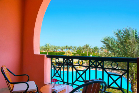 Parrotel Aqua Park Resort 4*