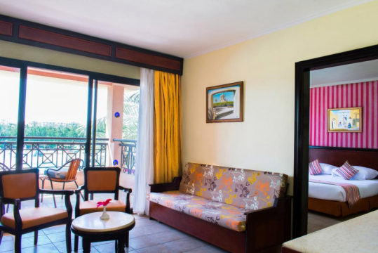 Parrotel Aqua Park Resort 4*