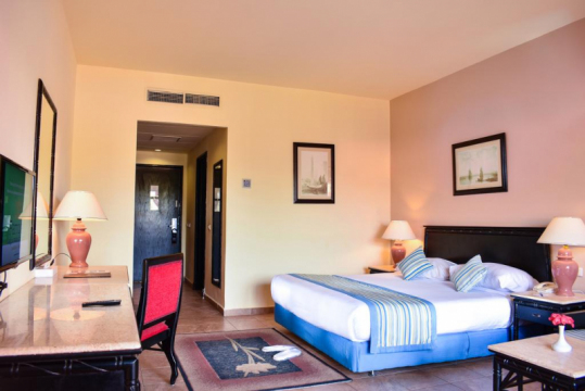 Parrotel Aqua Park Resort 4*