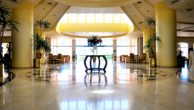 Parrotel Beach Resort 4*