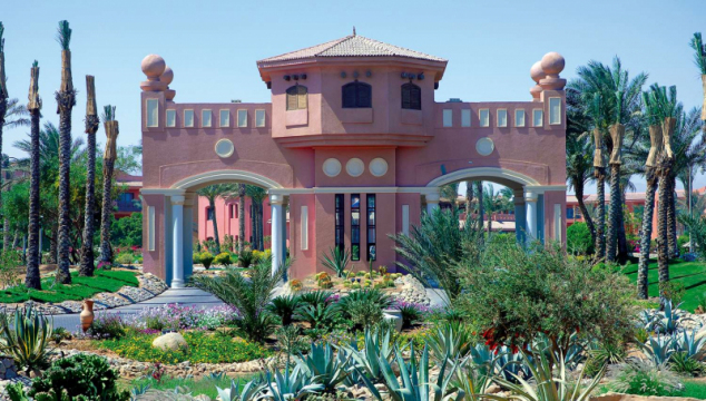 Parrotel Beach Resort 4*