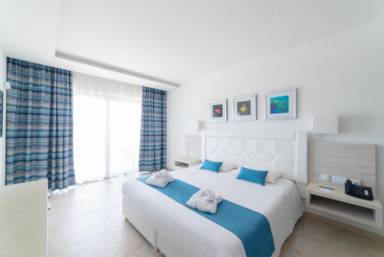 Ramla Bay Resort  4*
