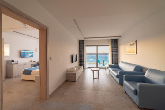Ramla Bay Resort  4*