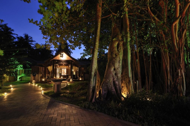 Royal Island Resort &amp; Spa 5*