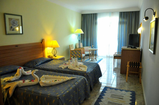 Royal Lagoons Aqua Park Resort 5*