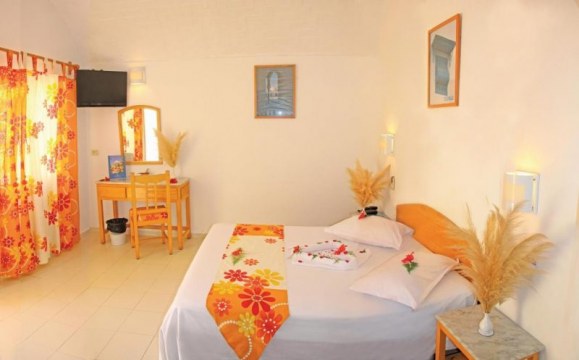 samira-club-3