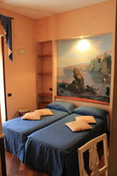 Suit Esedra Napoli 4*