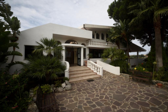VILLAGGIO PINETA PETTO BIANCO 4*