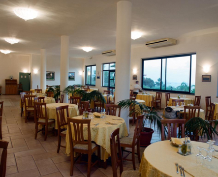 VILLAGGIO PINETA PETTO BIANCO 4*